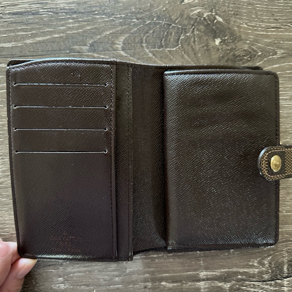 Louis Vuitton Damier Ebene Key Holder - Picture 5 of 7